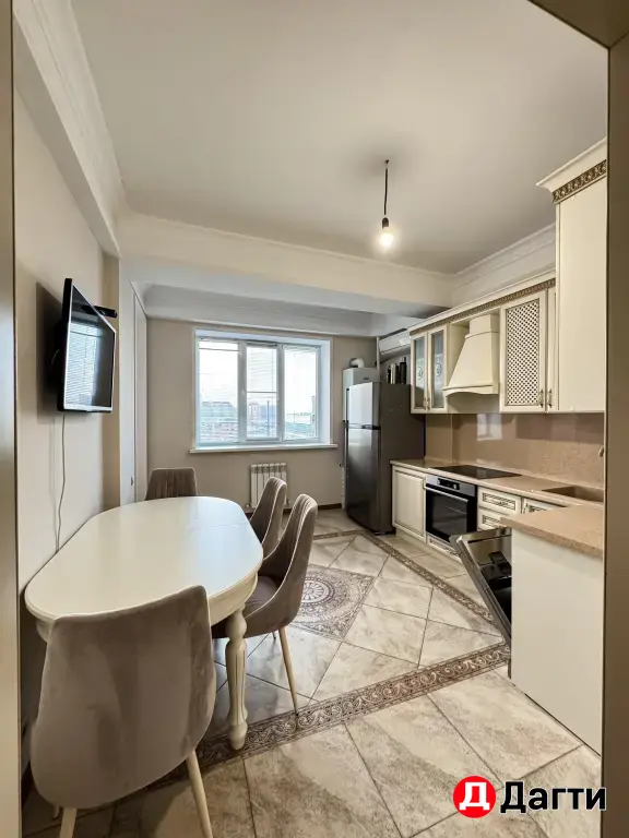 продается 3-х комнатная квартира у моря