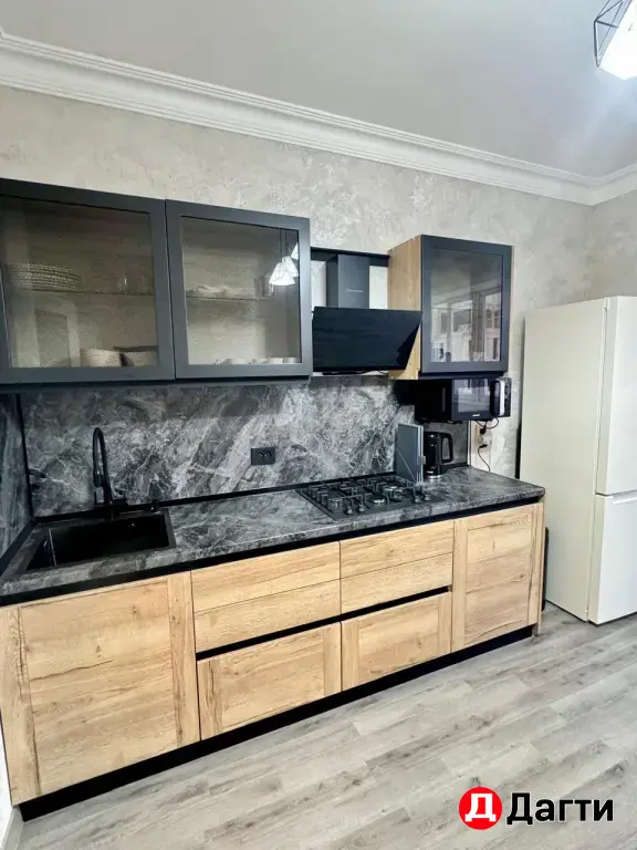 продается 2-х комн квартира