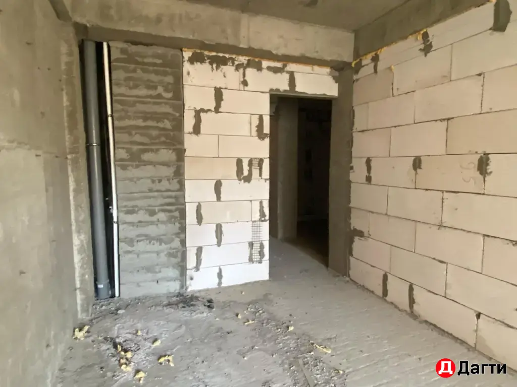 продается 2-х комн квартира