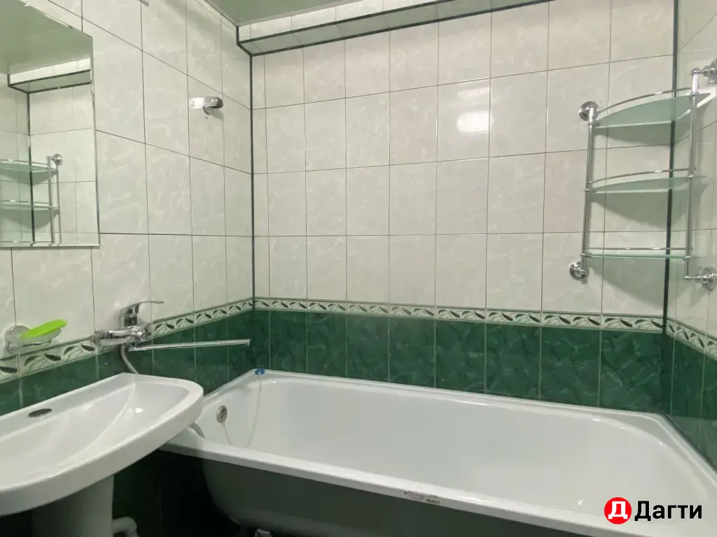 продается 2-х комн квартира